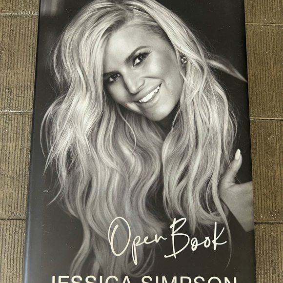 Hardcover “Open Book” by Jessica Simpson. Copyright 2020. Very good condition. - Picture 3 of 4